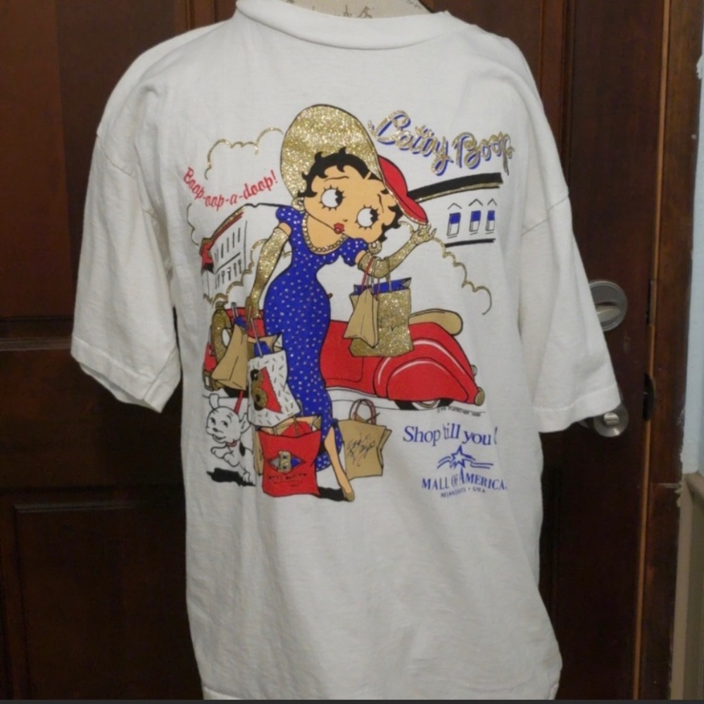 Betty boop mall of America shirt